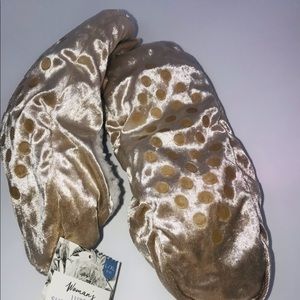 Woman’s luxe Sherpa cozies